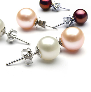 pearl-earrings.jpg?1395543788