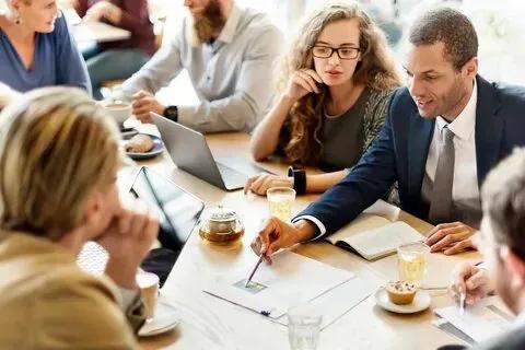 Rooting for Success: Harnessing Online Leads for Your Landscape Contracting Business