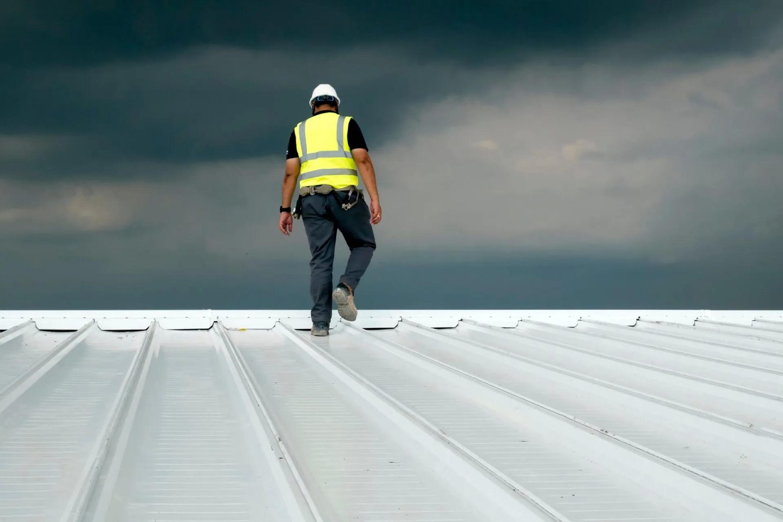 Finding Local Experts for Metal Roofing Repairs