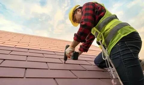 Rainy Day Rescue: Finding the Best Leaking Roof Contractors