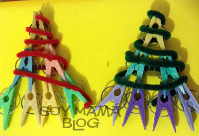 1 arboles de Navidad con ganchos de la ropa