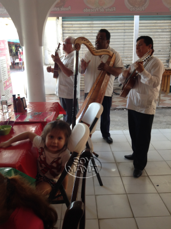 maia y los musicos mexicanos