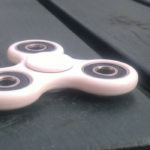 Fidget Spinner: ¿terapéutico o solo un juguete más?