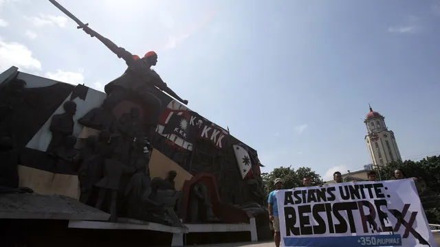 080617_ResistRexx12.jpg