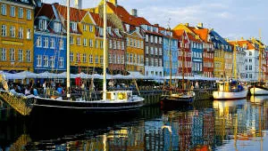 1024px-Nyhavn_copenhagen-300x200.jpg