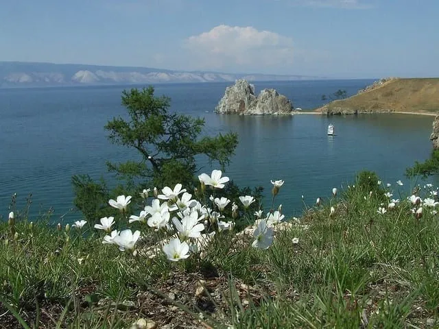 Baikal coast - Photo by Radek Krol