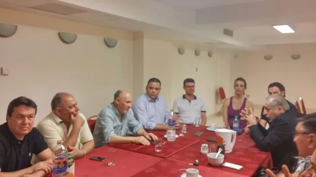 Reunião com deputados provinciais e vereadores de Neuquén