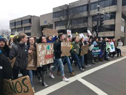 20190315_SchoolStrikeforClimate_Madison-Wisconsin_2-430x323-1.jpg