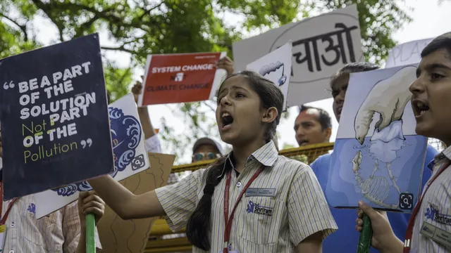 Young activist demonstrating in New Dehli