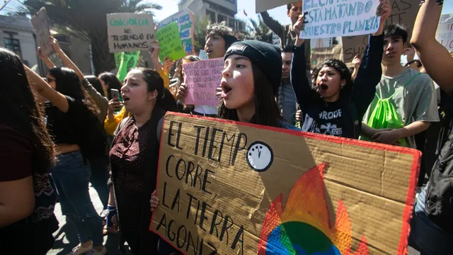 20190920_Global_Climate_Strike_Santiago_MT-1.jpg