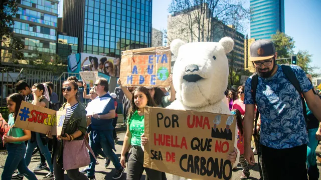 20190920_Global_Climate_Strike_Santiago_MT_18-scaled.jpg