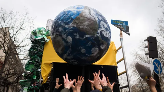 20220312_Total_StopEACOP_Climate_March_Paris_France_AG_21-scaled.jpg