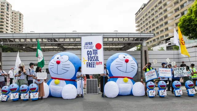 Doraemon protest in front of Japan Embassy
