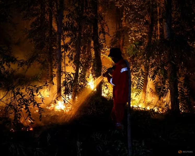 2026-08-18T104415Z_2_LYNXMPEM7H0Q0_RTROPTP_3_ASIA-WEATHER-INDONESIA-WILDFIRE.avif