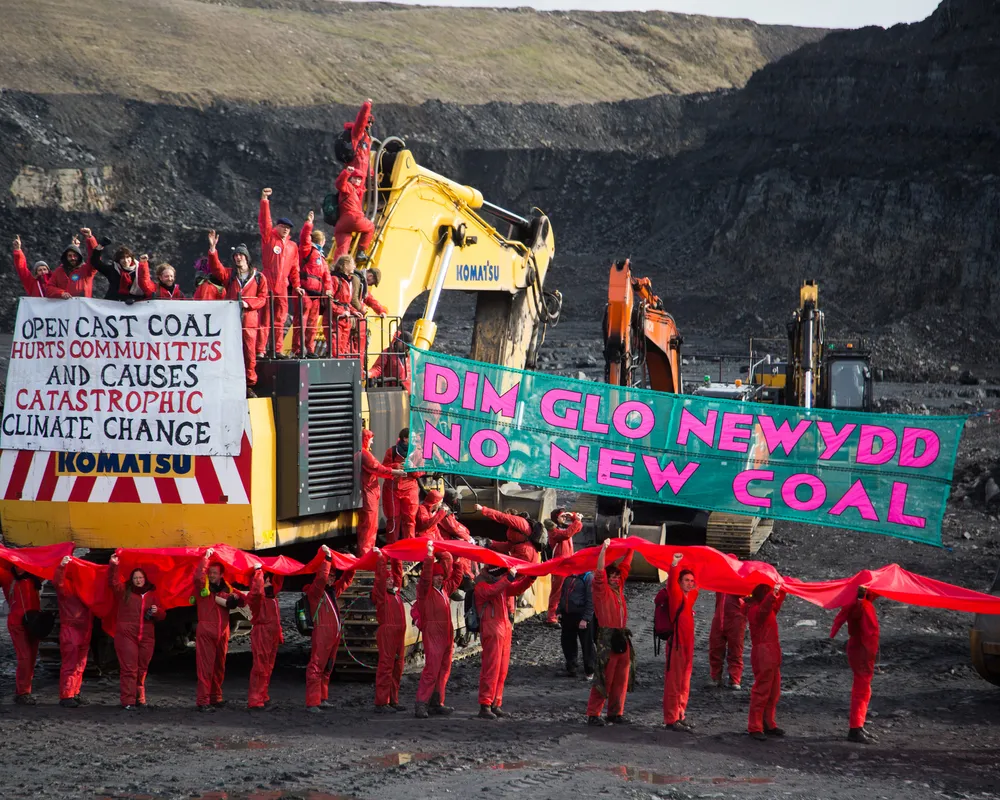 300 people shut down the UK's largest opencast coal mine Photographer: Kristian Buus