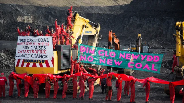 300 people shut down the UK's largest opencast coal mine Photographer: Kristian Buus