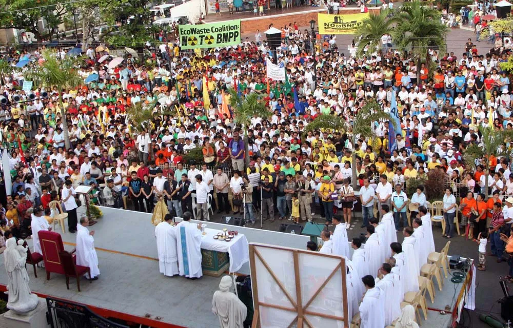 Thousands during a prayer rally against the re-opening the Bataan Nuclear Power Plant, in front of St. Joseph Cathedral in Balanga, Bataan. Photo:  AC Dimatatac/Greenpeace