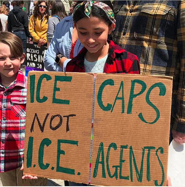 Photo from Salt Lake City, UT Sister March. By Carol Foster (@carolcarolfoster) on Instagram. 