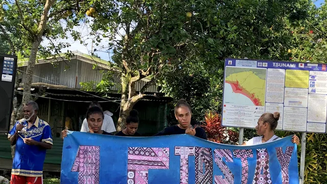 350-Pacific_PCWs-in-Mele-Village-Vanuatu.jpg
