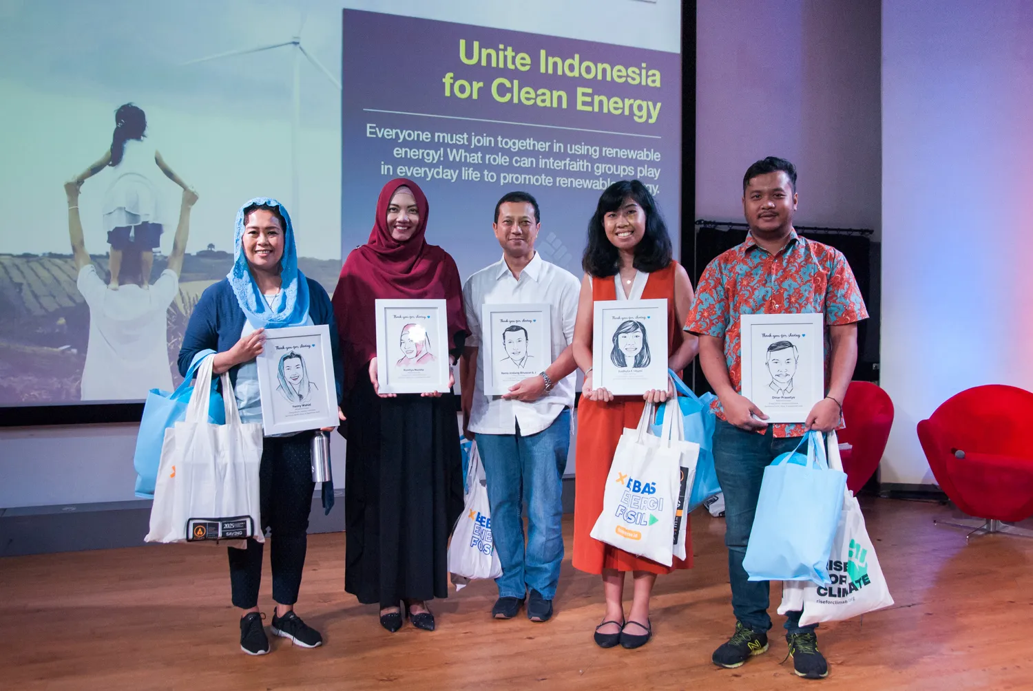 350-Rise-For-Climate-08092018-Ruby-Gunawan-06.jpg