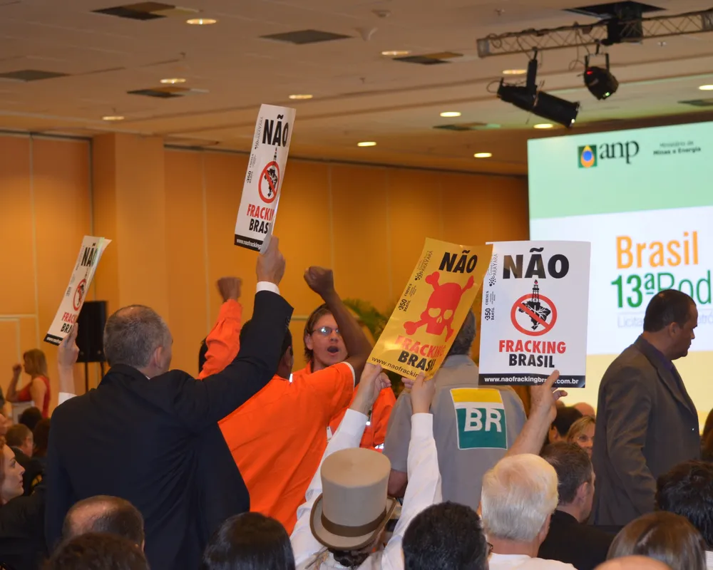 Protesto do Não Fracking Brasil no 13º Leilão da ANP. Foto: Paulo S. Lima