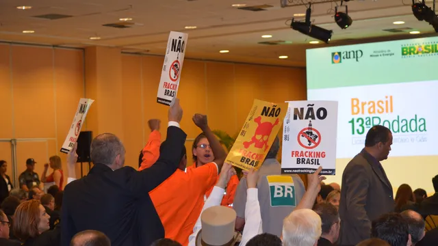 Protesto do Não Fracking Brasil no 13º Leilão da ANP. Foto: Paulo S. Lima