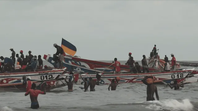 Bargny-fishing-boats.png