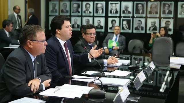 BRASÍLIA-DF, 08/06/2017. Mesa coordenadora: Wanderley Uchoa, Chefe de Gabinete do Ministro de Minas e Energia; Fernando Coelho Filho, Ministro de Minas e Energia e  Blairo Maggi, Ministro de Agricultura, Pecuária e Abastecimento. 34ª Reunião Ordinária do 
