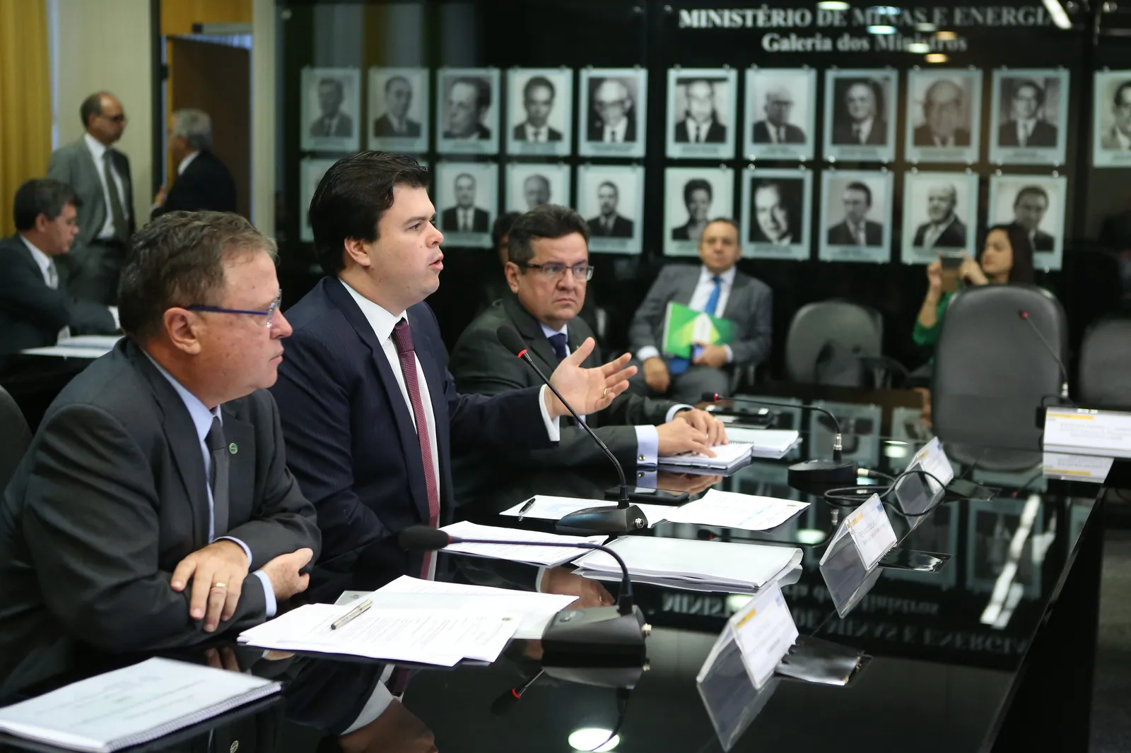 BRASÍLIA-DF, 08/06/2017. Mesa coordenadora: Wanderley Uchoa, Chefe de Gabinete do Ministro de Minas e Energia; Fernando Coelho Filho, Ministro de Minas e Energia e  Blairo Maggi, Ministro de Agricultura, Pecuária e Abastecimento. 34ª Reunião Ordinária do Conselho Nacional de Política Energética - CNPE. Sala de Reuniões Plenária do MME, 9º andar. Foto: Saulo Cruz/MME
