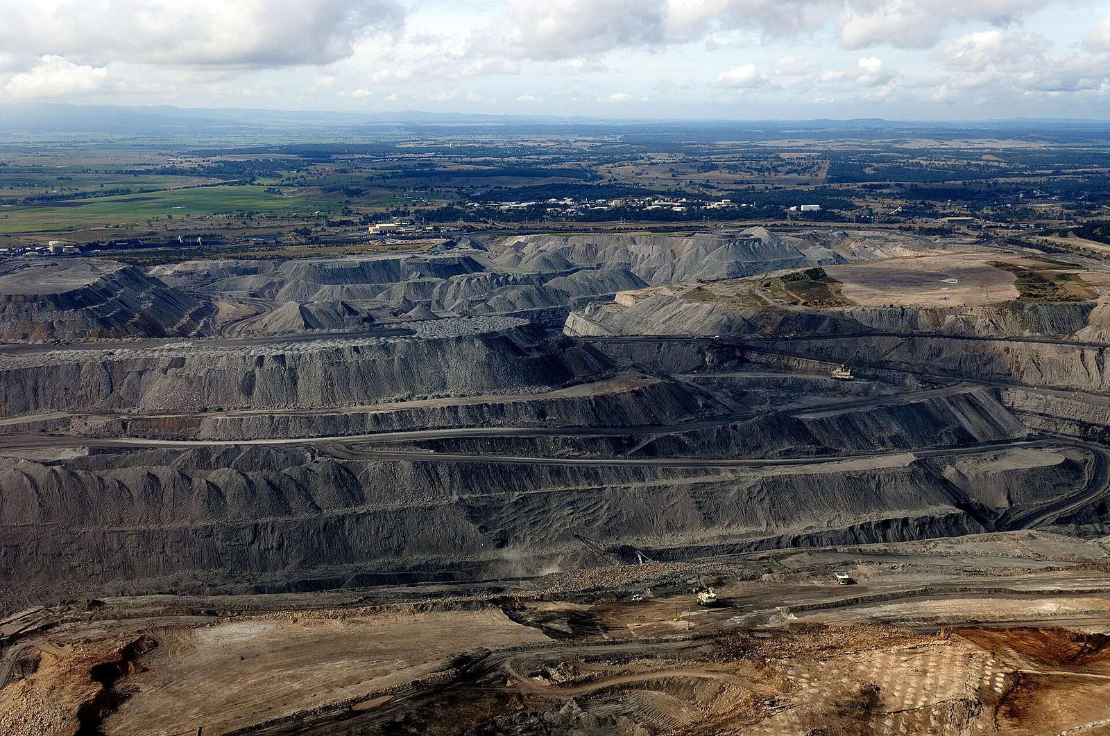 Coal_Mine_Field.jpg