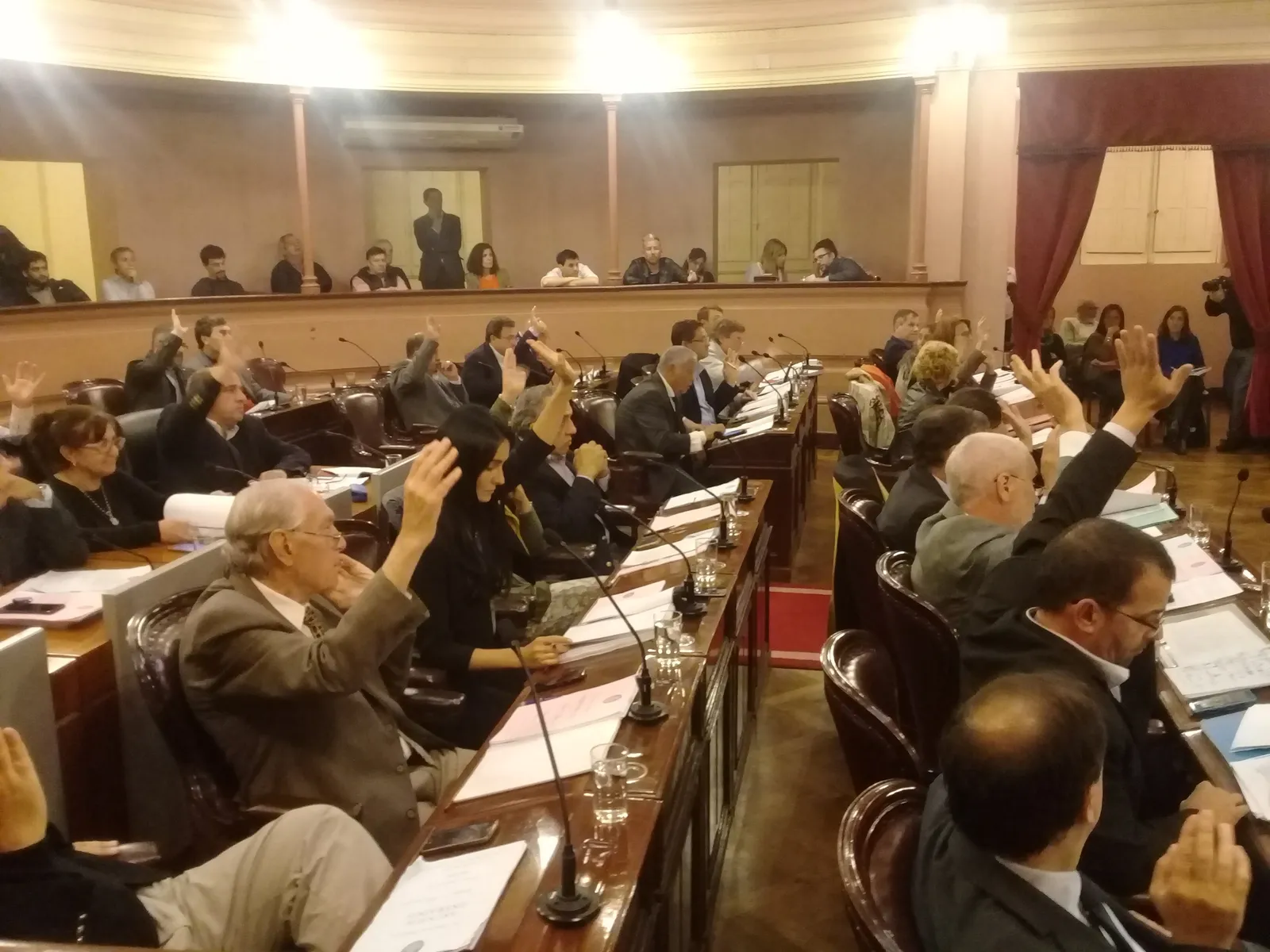 DiputadosVotoFracking
