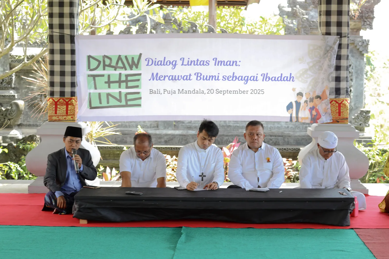 DrawTheLine_PujaMandala_7N3A7688.jpg