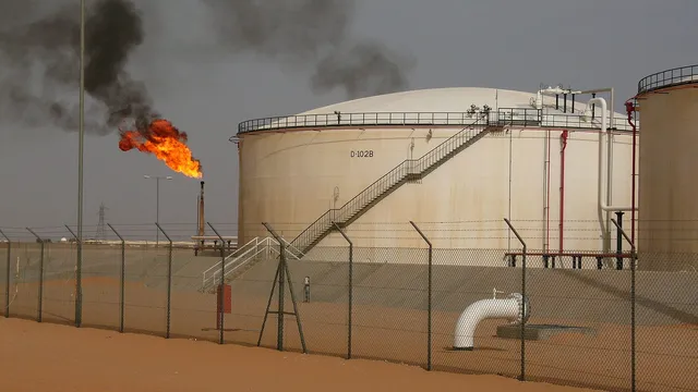 El_Saharara_oil_field_Libya.jpg