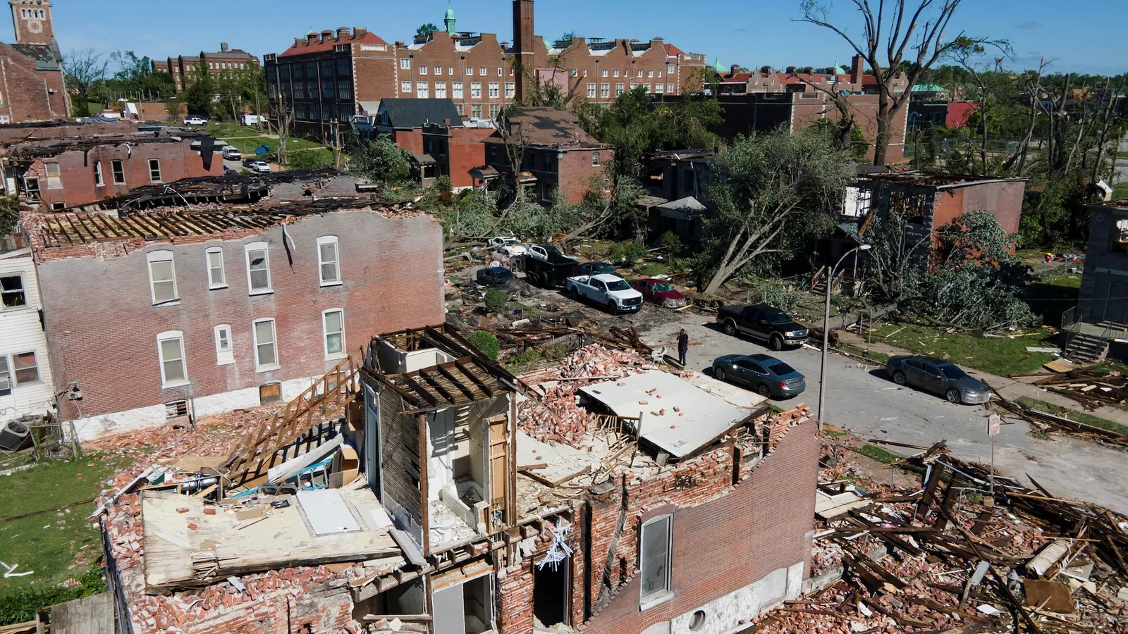 Tornado damage in St. Louis
