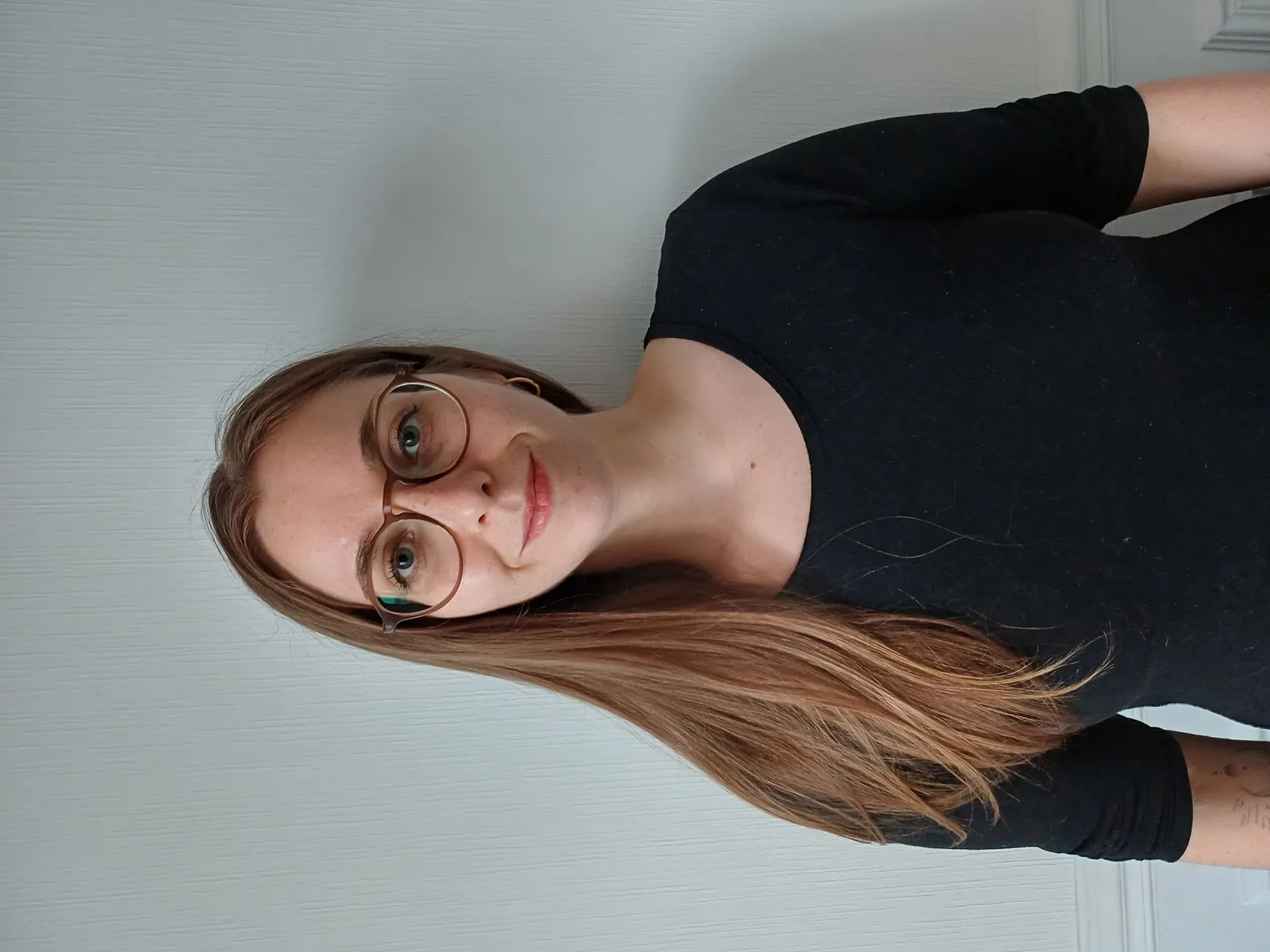 Front_facing_photo_Chloe.jpg