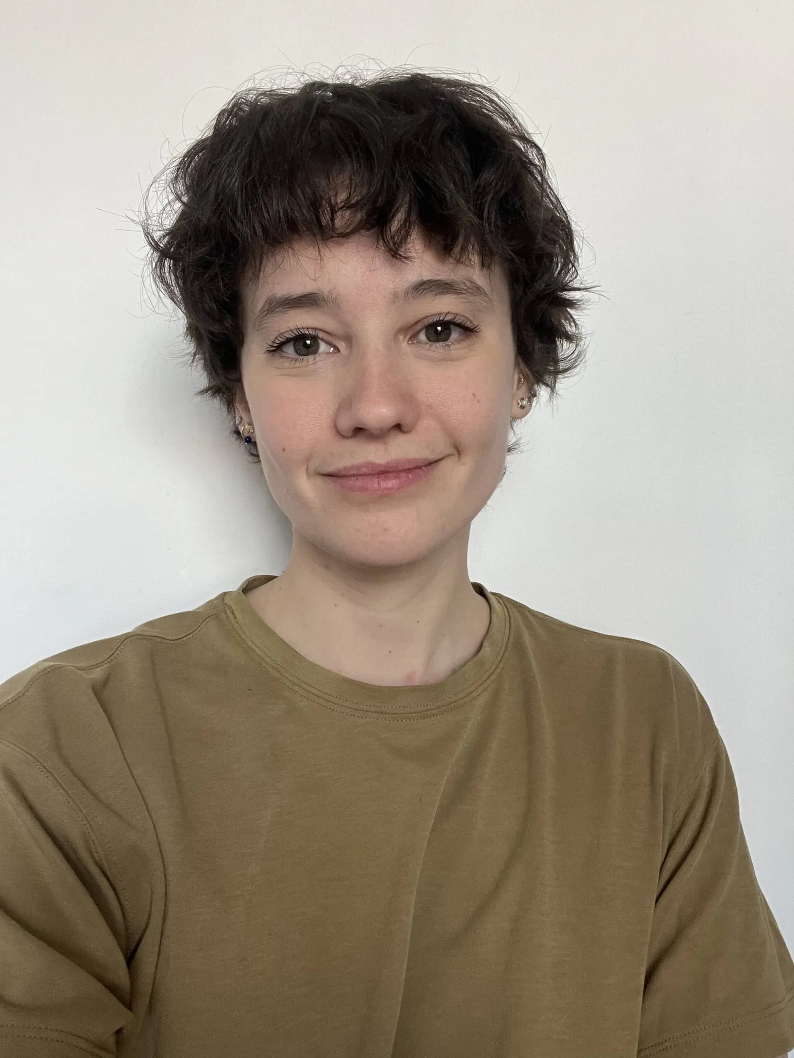 Front_facing_photo_Lea-scaled.jpeg
