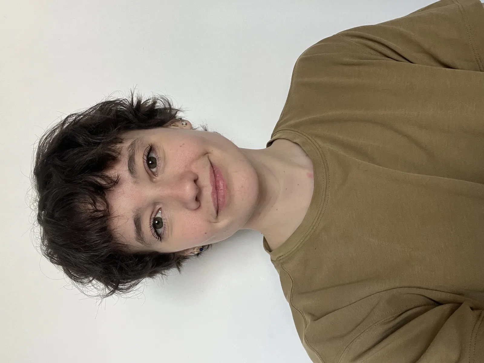 Front_facing_photo_Lea.jpeg
