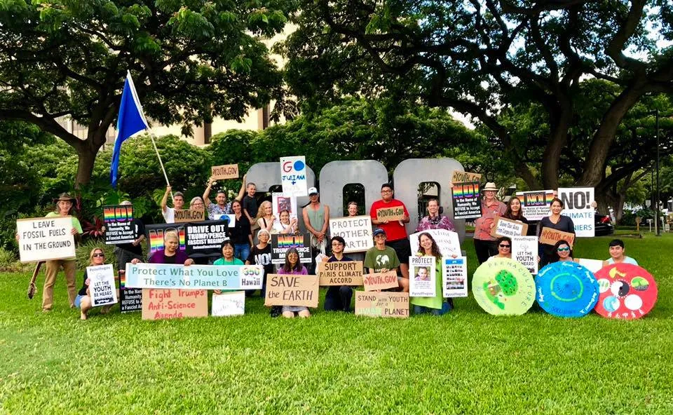 Honolulu-Rally-in-Solidarity-with-youthvgov.jpg