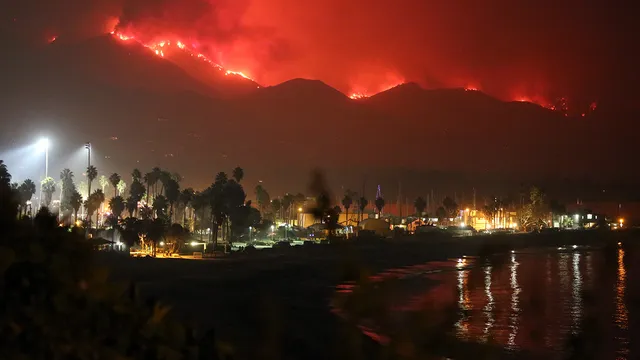 Thomas Fire, Southern California, December 2017 (credit: Jim Stoicheff)