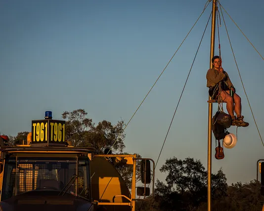 Maules blockade pole sit