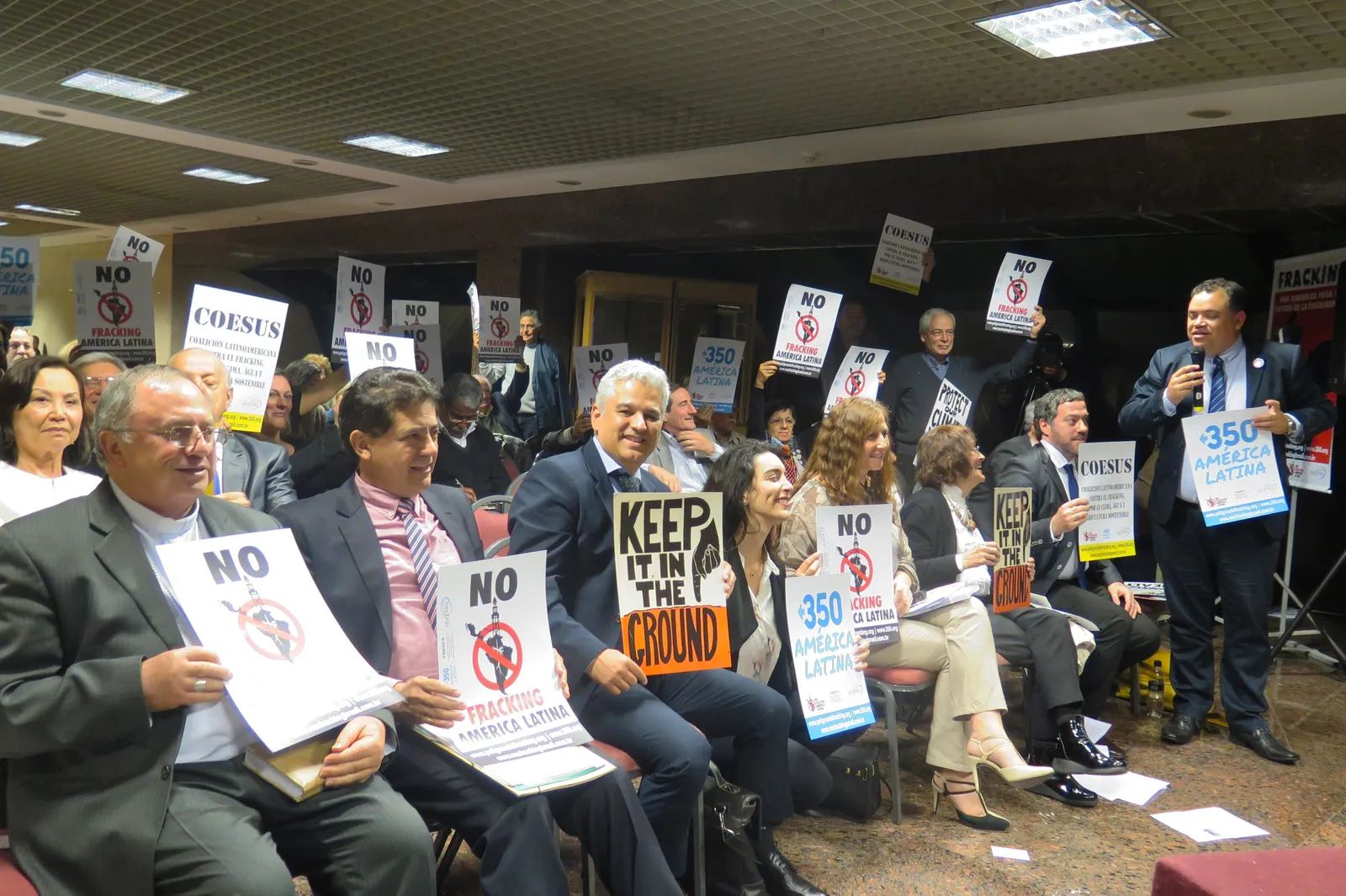 Encontro em Montevideo marcou o lançamento da Coalizao Latino-americana (foto: 350 América Latina).