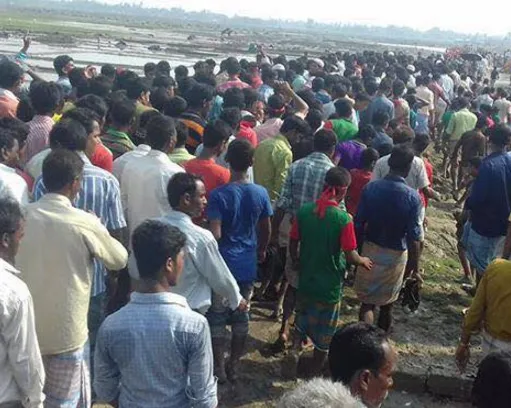 Photo: হটাও কয়লা বিদ্যুৎ বাচাও বাঁশখালী