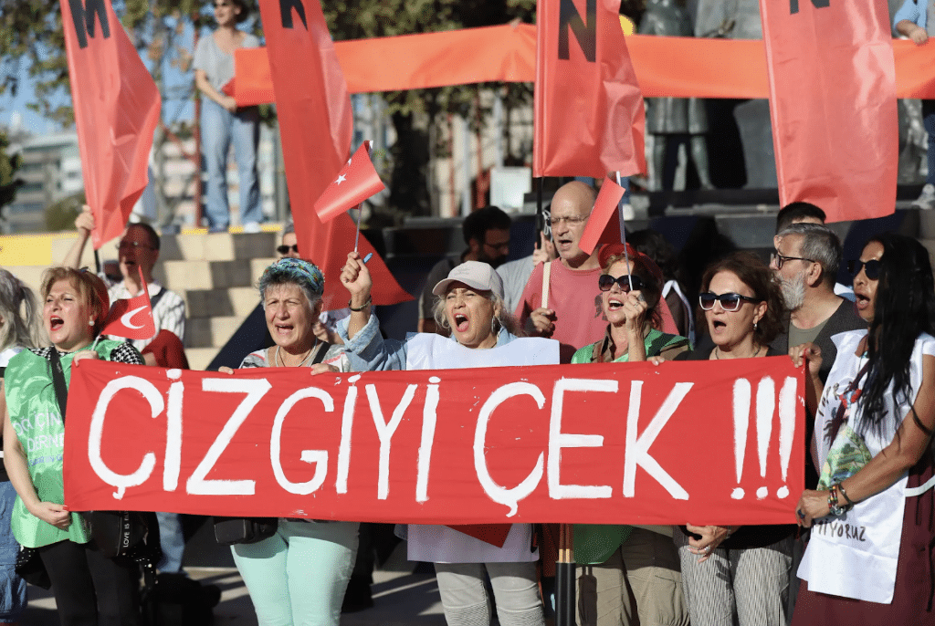 Women, community leaders, activists, environmental defenders, and local communities come together in Istanbul, Türkiye during Draw the Line mobilization in September, demanding energy justice. Photo: Caner Özkan / 350.org