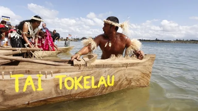 Tokelau-PCW-in-Canoes-blockading-coal-exports-from-Newcastle.jpg