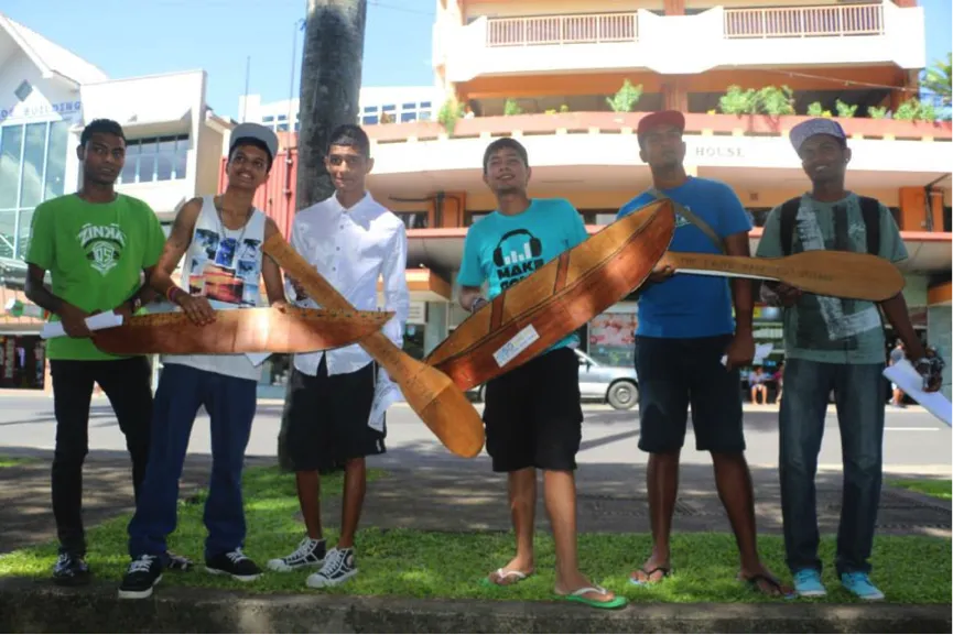 Young people showing their support for the #PacificWarrirosVoyage