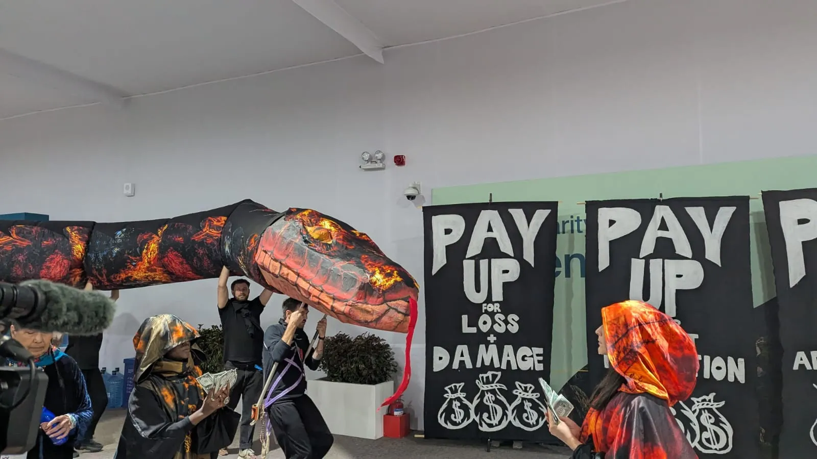 WhatsApp-Image-2025-11-20-at-13.21.17_ff8c6a9c-1.jpg