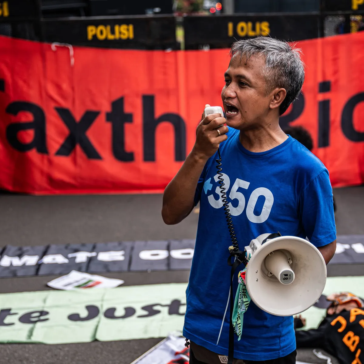 Aksi Draw the Line, Jakarta 2025 - Suriadi Darmoko, Field Organizer 350 Indonesia
