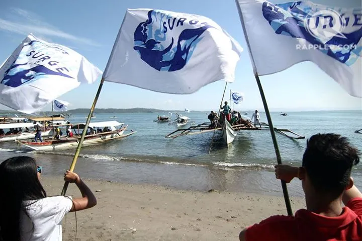 Fisher folks from Samar arriving in the shores of Tacloban, Leyte in a fluvial protest to join the Haiyan anniversary mass actions. Photo Credits: Rappler