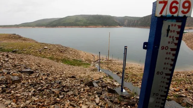 instrumento-para-medicao-do-nivel-dagua-na-barragem.jpeg