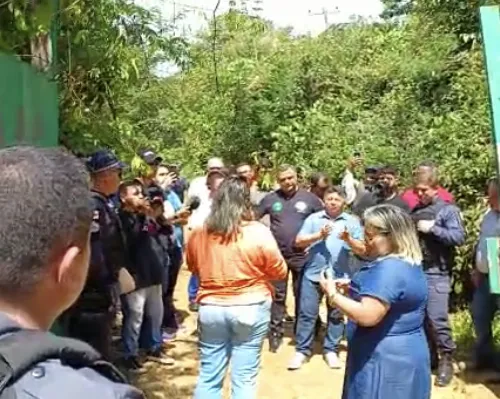 deputado lider do pt invade sede de movimento social